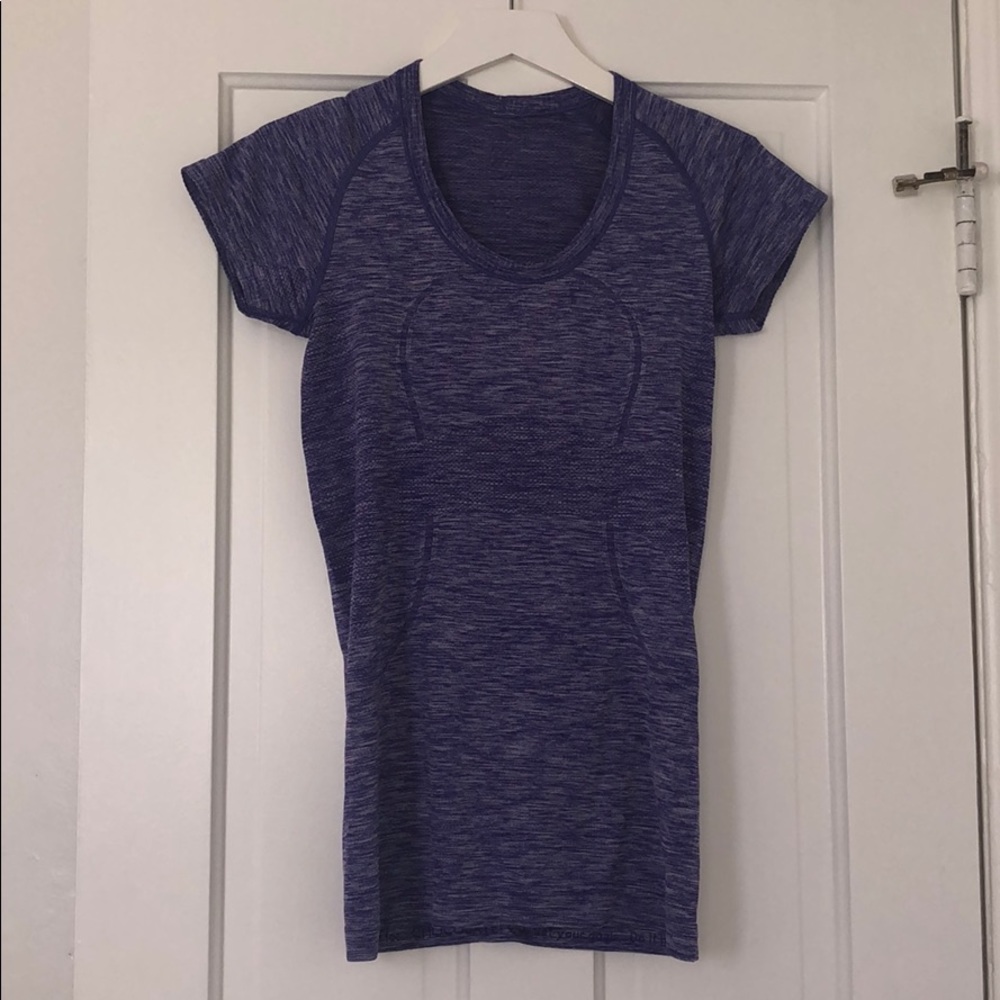 WOMENS LULULEMON SHORT SLEEVE ACTIVE TOP!